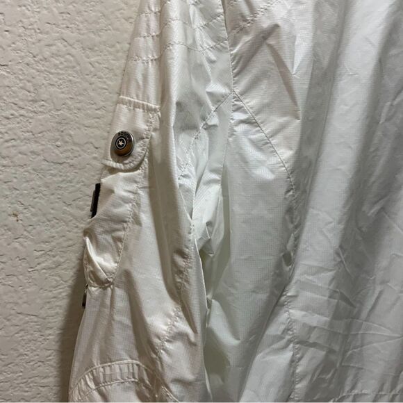 BOGNER Light weight white 100% polyamide 38/ US8  jacket - Picture 5 of 5